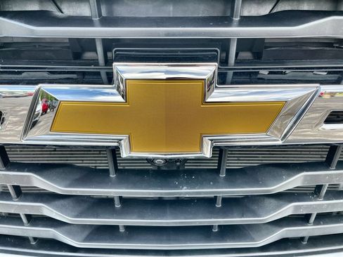 Used 2025 Chevrolet Silverado 2500 LT w/ Safety Package AWD/4WD image 30