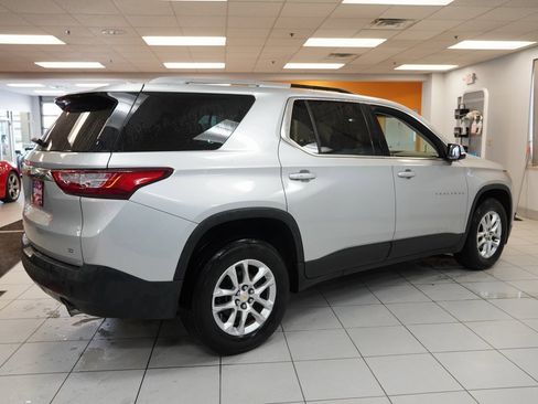 Used 2018 Chevrolet Traverse LT image 11