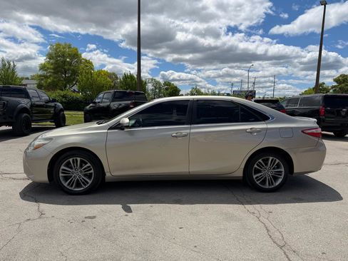 Used 2015 Toyota Camry SE FWD image 6