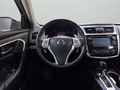 Used 2018 Nissan Altima 2.5 SR w/ SR Midnight Edition FWD image 16