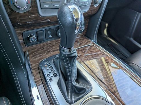 Used 2019 Nissan Armada Platinum w/ Interior Lighting Package image 16