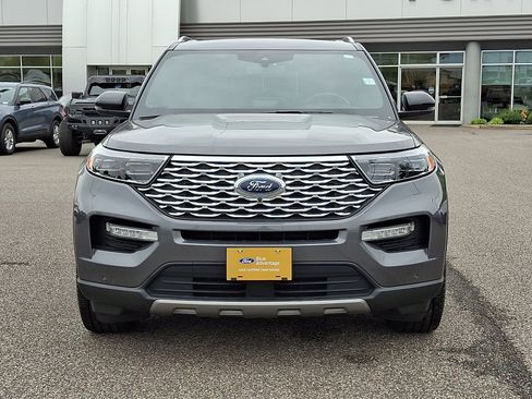 Certified 2023 Ford Explorer Platinum w/ Technology Package AWD/4WD image 3