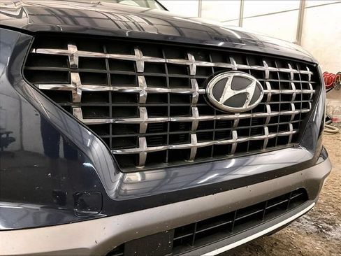 Used 2020 Hyundai Venue FWD image 29