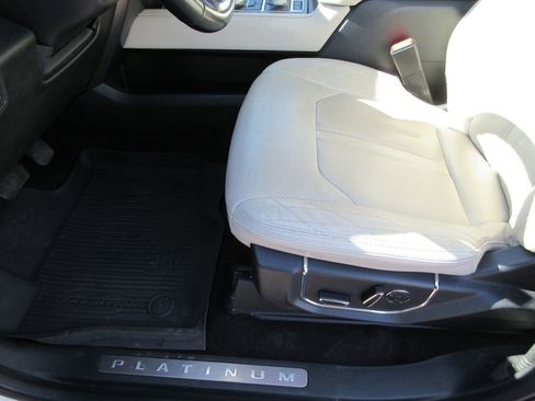 Used 2021 Ford Expedition Max Platinum image 25