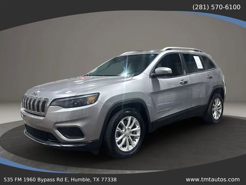 Used 2020 Jeep Cherokee Latitude w/ Cold Weather Group FWD image 2