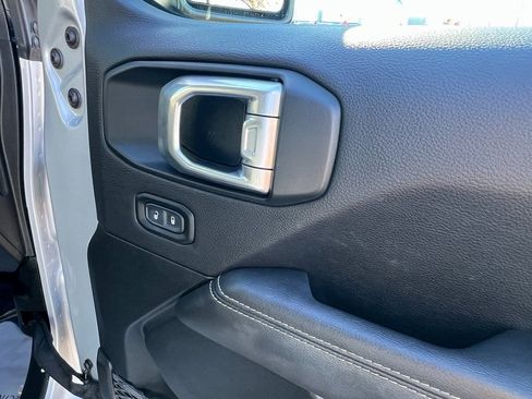 Used 2023 Jeep Wrangler Unlimited Sahara image 16