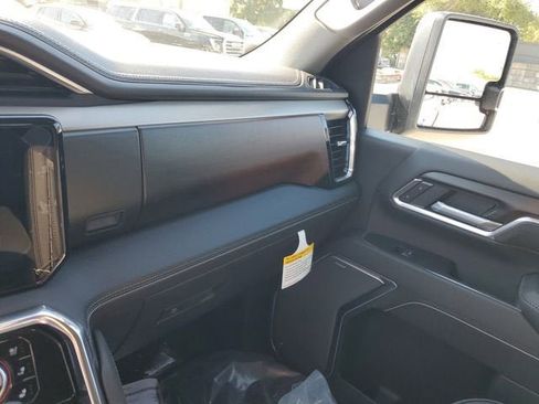 New 2026 GMC Sierra 2500 Denali w/ Denali Reserve Package image 27