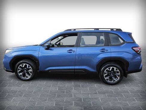 Certified 2025 Subaru Forester w/ Convenience Package #2 image 4