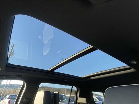 New 2026 GMC Yukon XL Elevation w/ Elevation Premium Package image 15