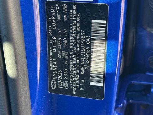 Used 2025 Hyundai Elantra Limited image 36