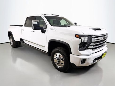 Used 2026 Chevrolet Silverado 3500 High Country w/ Technology Package image 4