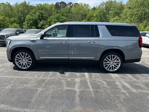 New 2026 GMC Yukon XL Denali w/ Denali Reserve Package image 9