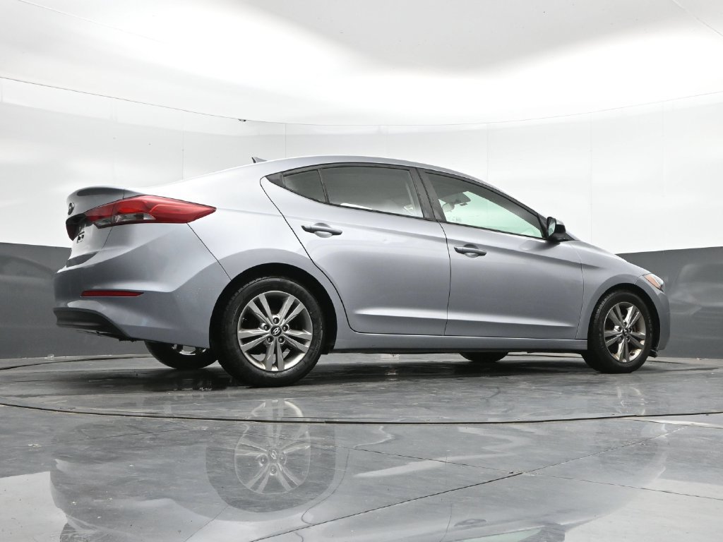 Used 2017 Hyundai Elantra SE FWD image 18