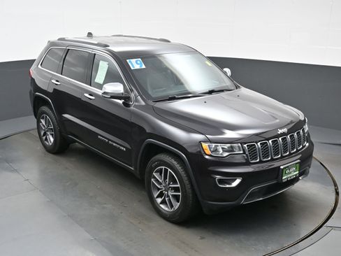 Used 2019 Jeep Grand Cherokee Limited AWD/4WD image 39