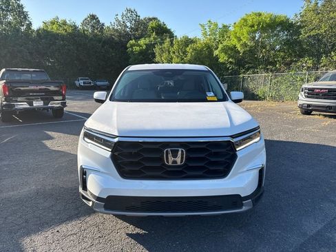 Used 2025 Honda Pilot EX-L image 2