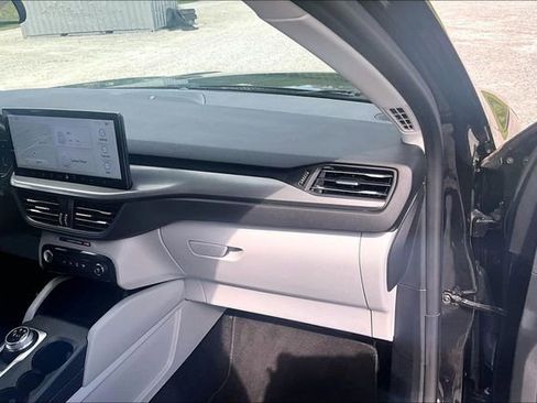 Used 2024 Ford Escape Active w/ Tech Pack #2 FWD image 16