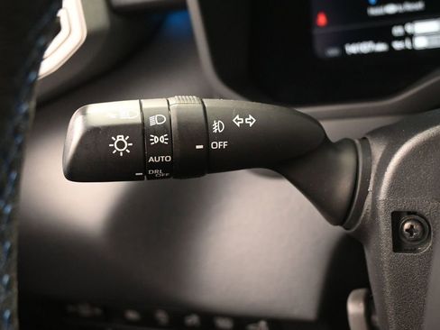 Used 2022 Toyota Tundra Platinum w/ Advanced Package AWD/4WD image 17