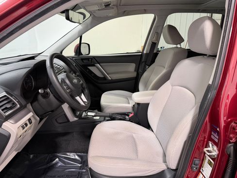 Used 2018 Subaru Forester 2.5i Premium w/ All-Weather Package image 4