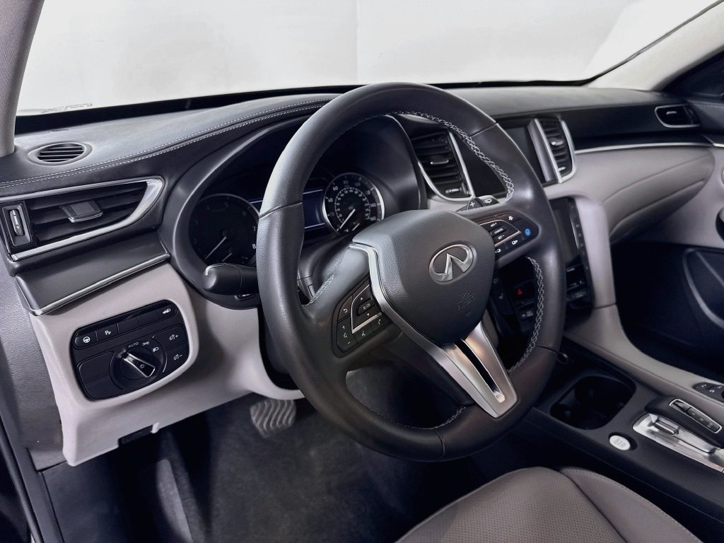 Certified 2025 INFINITI QX50 Luxe AWD/4WD image 12