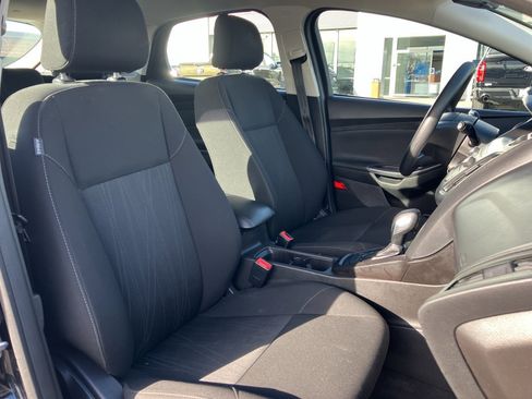 Used 2018 Ford Focus SE image 36