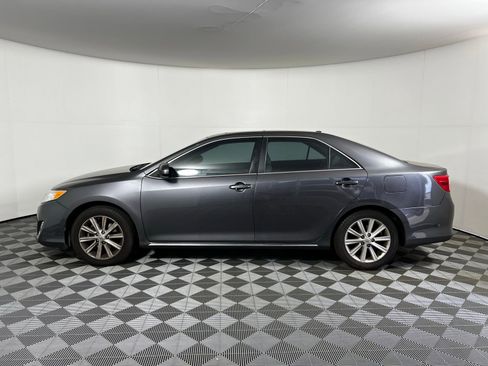 Used 2014 Toyota Camry XLE w/ Leather Package FWD image 8