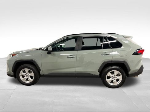 Used 2019 Toyota RAV4 XLE AWD/4WD image 5