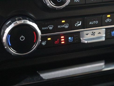 Used 2023 Ford F250 Lariat w/ Sport Appearance Package AWD/4WD image 24
