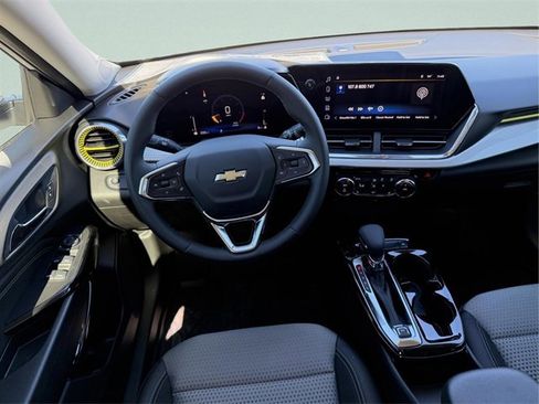 New 2026 Chevrolet Trax LT image 17