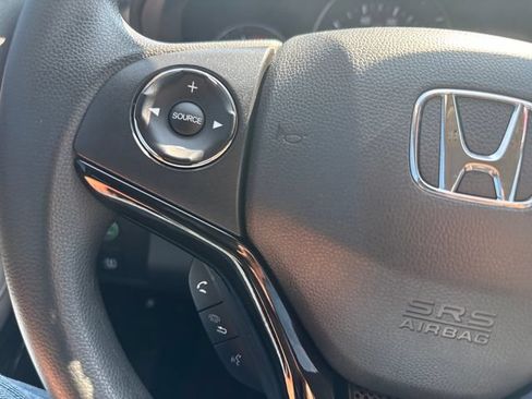 Used 2022 Honda HR-V LX image 24