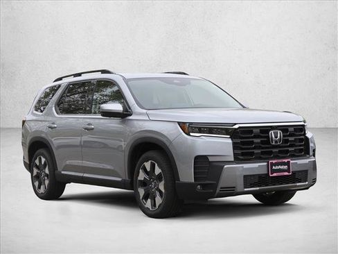 New 2026 Honda Pilot Touring image 3