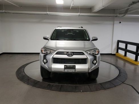 Used 2020 Toyota 4Runner SR5 Premium image 3