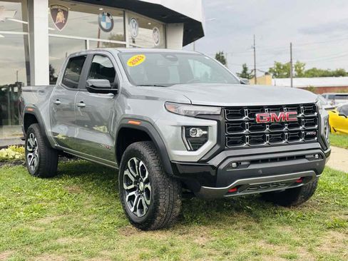 Used 2023 GMC Canyon AT4 w/ AT4 Premium Package AWD/4WD image 4