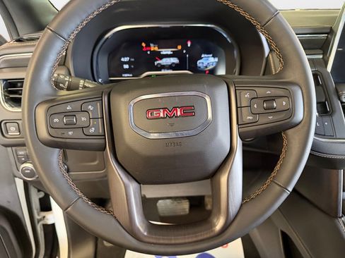 Used 2024 GMC Yukon AT4 w/ Technology Package image 12