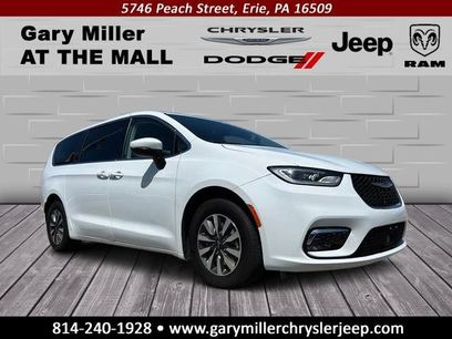 Used 2023 Chrysler Pacifica Touring-L