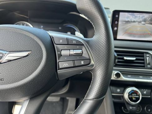 Used 2022 Genesis G70 2.0T w/ Prestige Package RWD image 29
