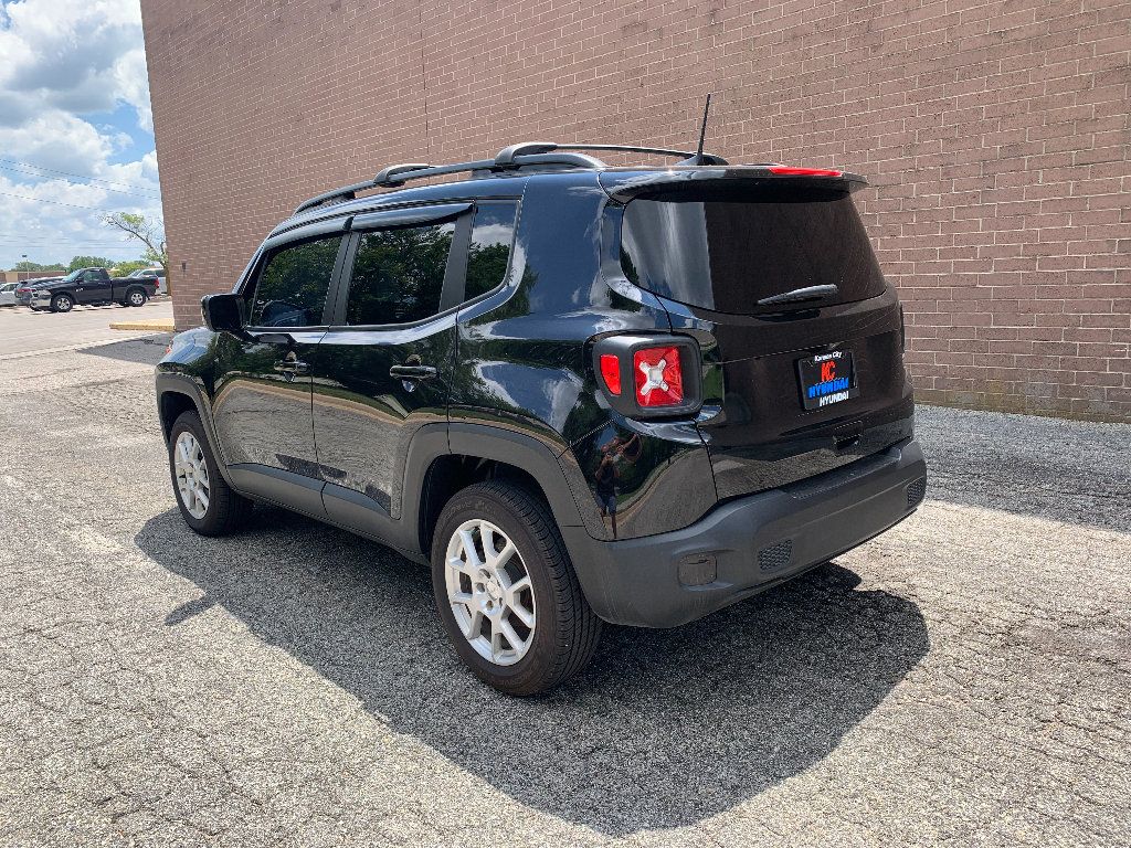 Used 2021 Jeep Renegade Latitude AWD/4WD image 3