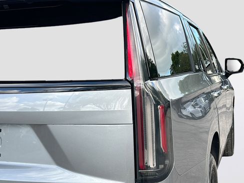 Used 2023 Cadillac Escalade Sport Platinum w/ Heavy-Duty Trailer Package image 35