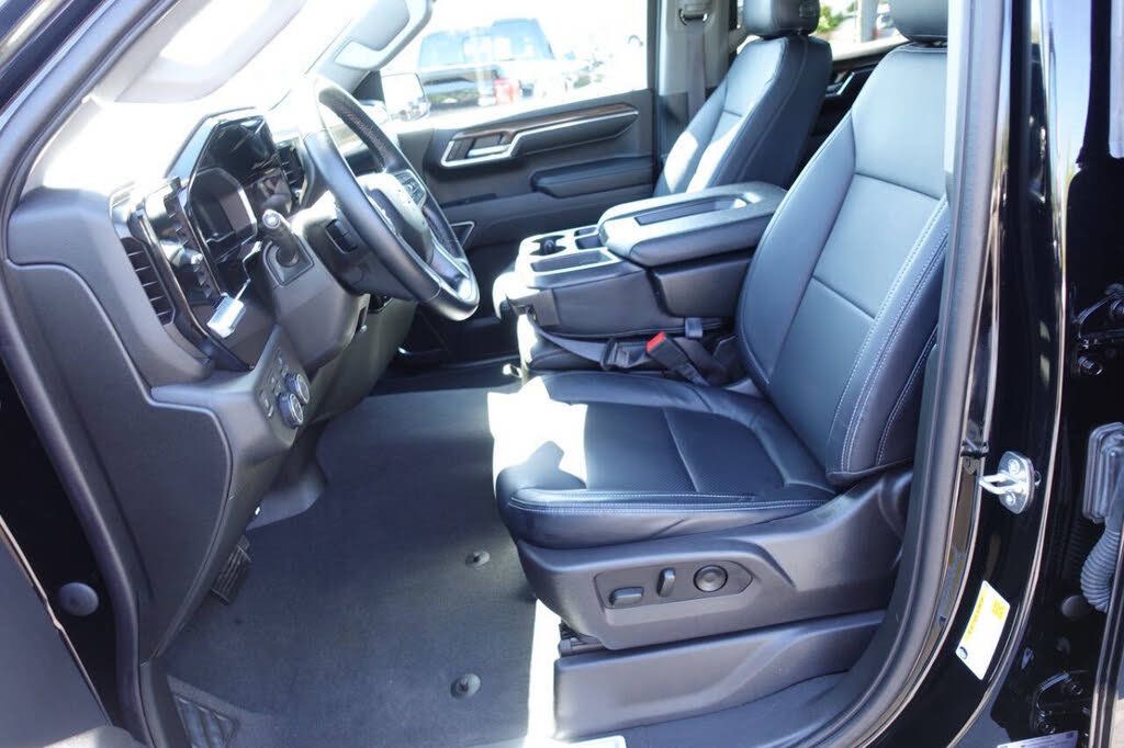 Used 2023 Chevrolet Silverado 1500 LT AWD/4WD image 19