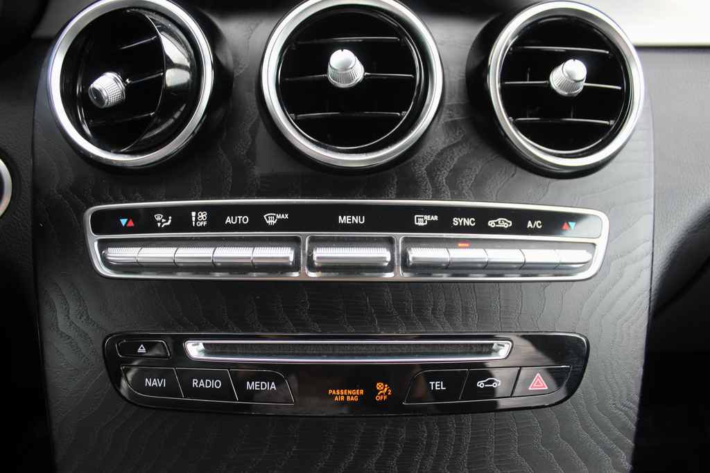 Used 2019 Mercedes-Benz GLC 300 4MATIC image 22
