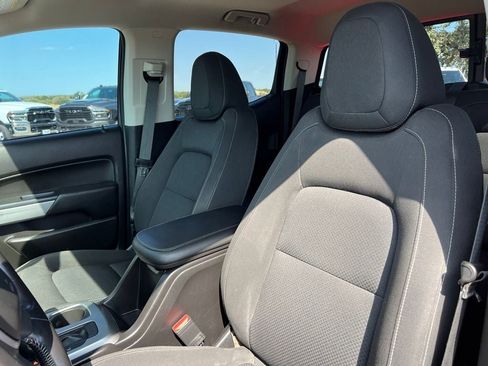 Used 2018 Chevrolet Colorado LT w/ LT Convenience Package RWD image 13
