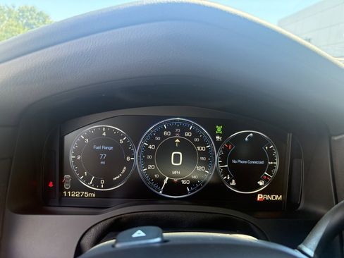 Used 2015 Cadillac Escalade Premium image 31