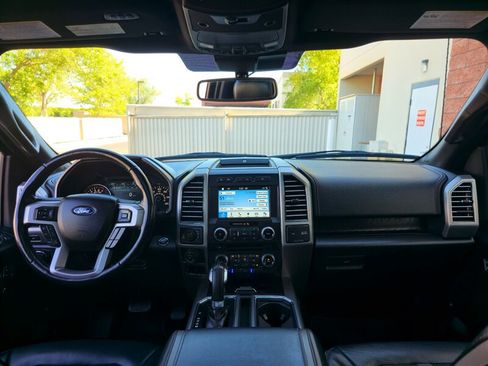 Used 2018 Ford F150 Platinum w/ Equipment Group 701A Luxury AWD/4WD image 17