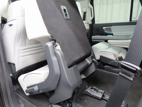 Used 2025 Ford Expedition Platinum w/ Platinum Ultimate Package image 71