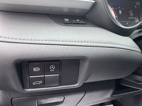 Used 2023 Toyota Highlander LE image 16