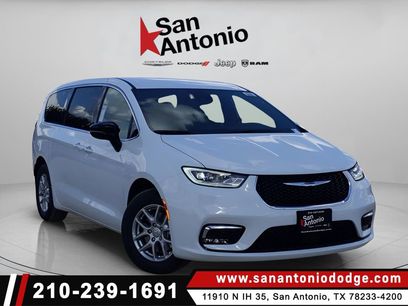 New 2026 Chrysler Pacifica Select