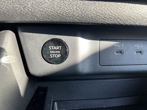 Used 2025 Nissan Rogue SV AWD/4WD image 44