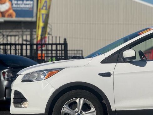 Used 2014 Ford Escape SE image 17
