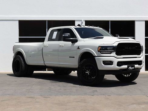 Used 2024 RAM 3500 Limited w/ Night Edition AWD/4WD image 7