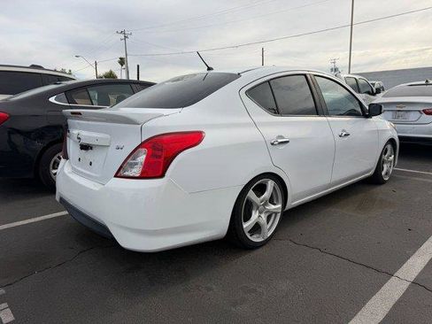 Used 2018 Nissan Versa SV image 3