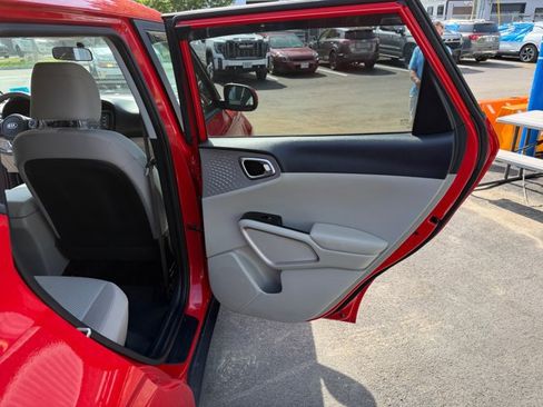 Used 2021 Kia Soul LX FWD image 25